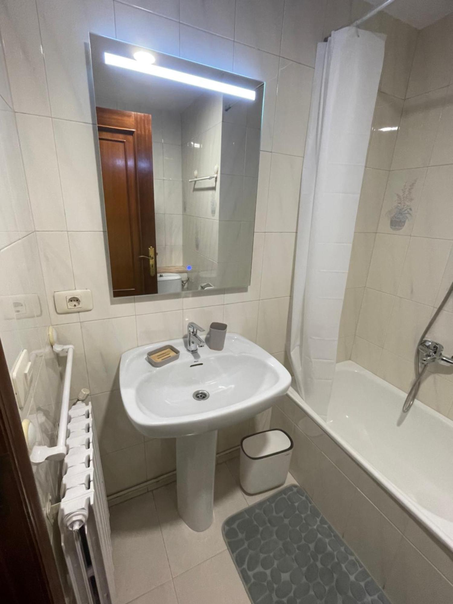 Apartamentos Demar Luis Casais O Grove Cameră foto